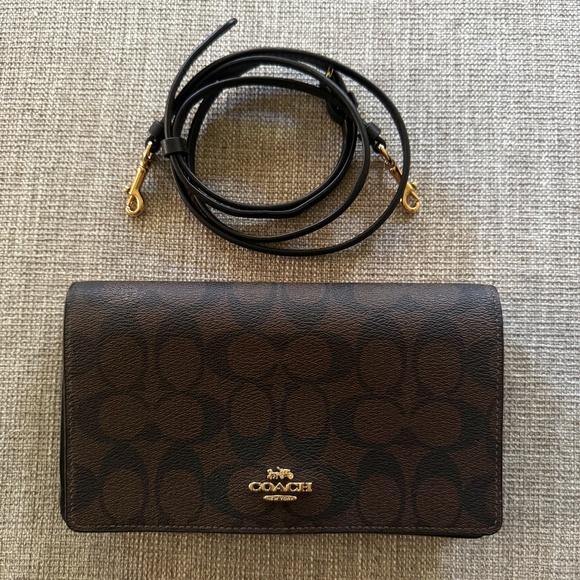 🔥 Coach Wallet with Strap / Clutch / Crossbody Bag- (NEW) without tag 🔥 - Picture 1 of 5